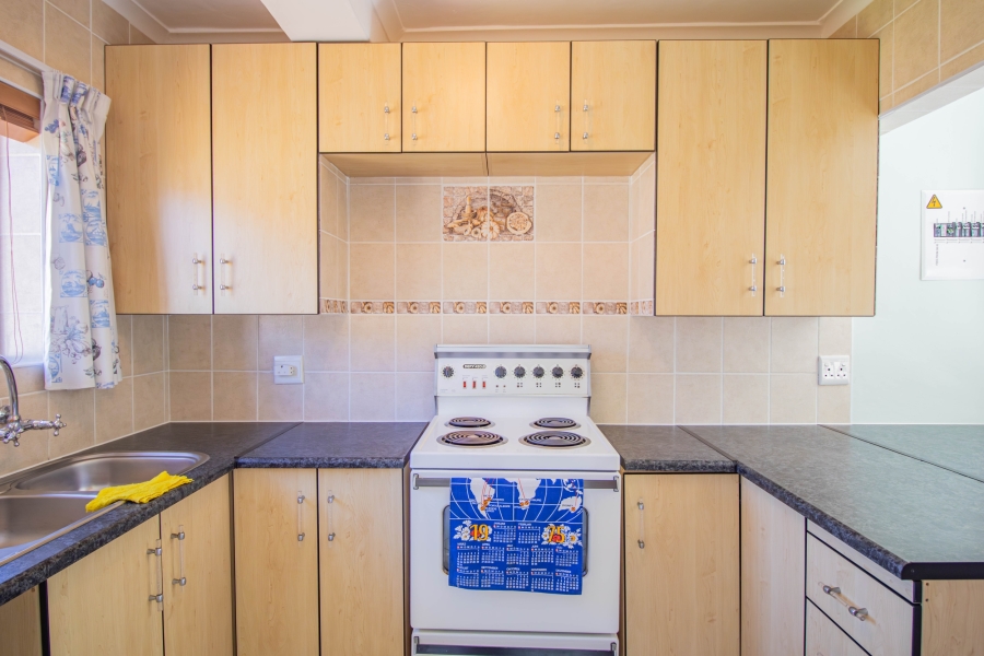 6 Bedroom Property for Sale in Myburgh Park Western Cape